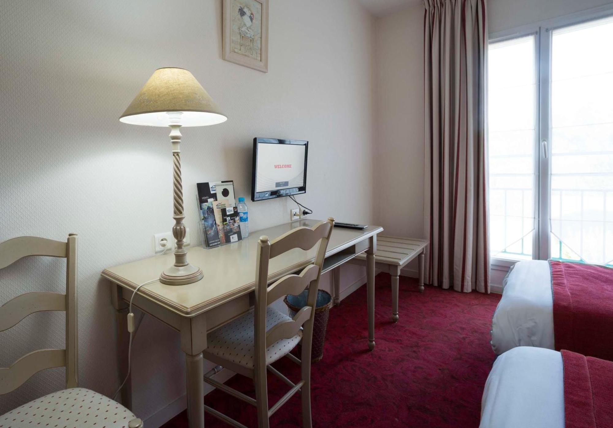 Brit Hotel Du Perche Nogent-le-Rotrou Exteriör bild