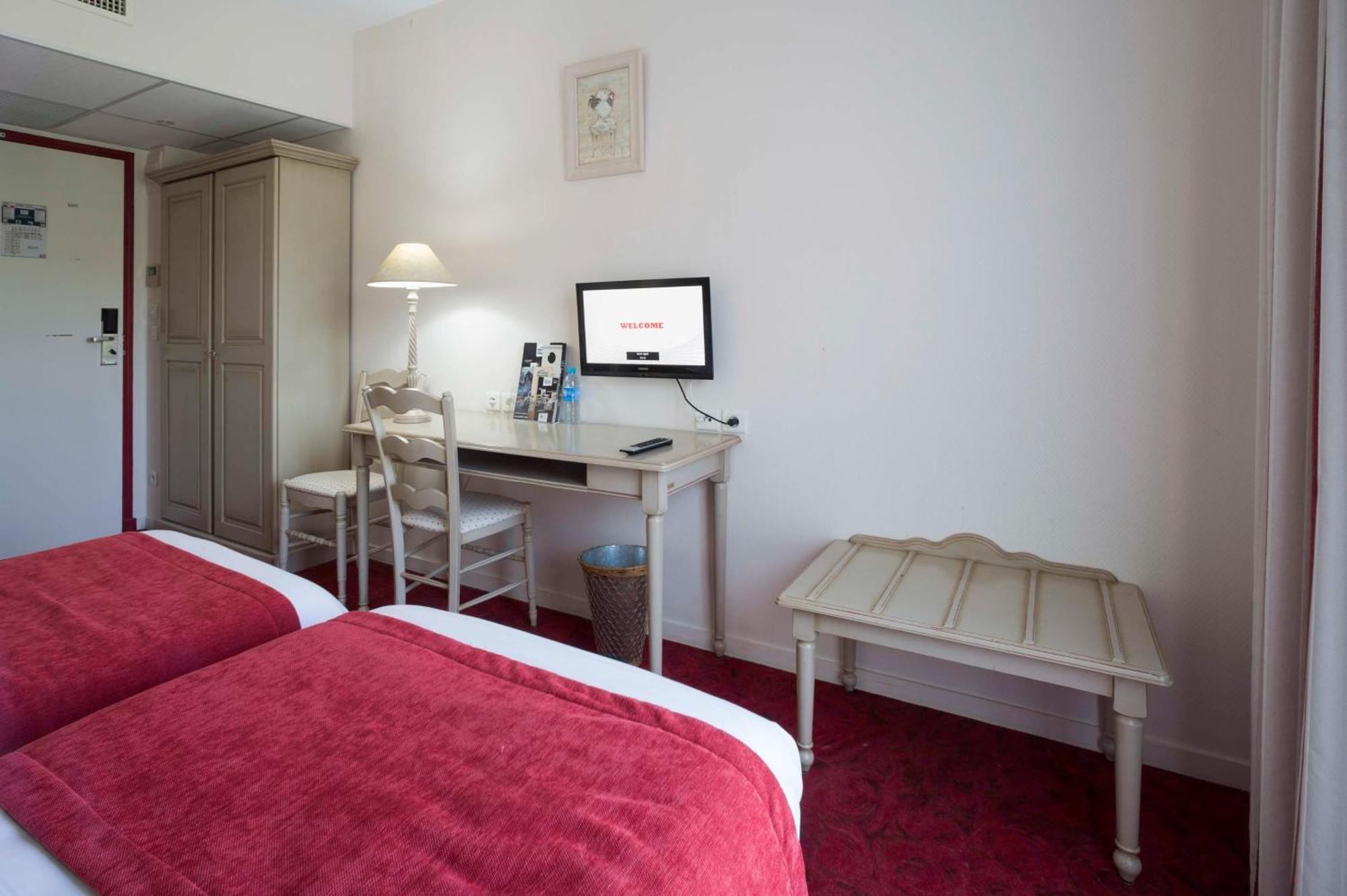 Brit Hotel Du Perche Nogent-le-Rotrou Exteriör bild