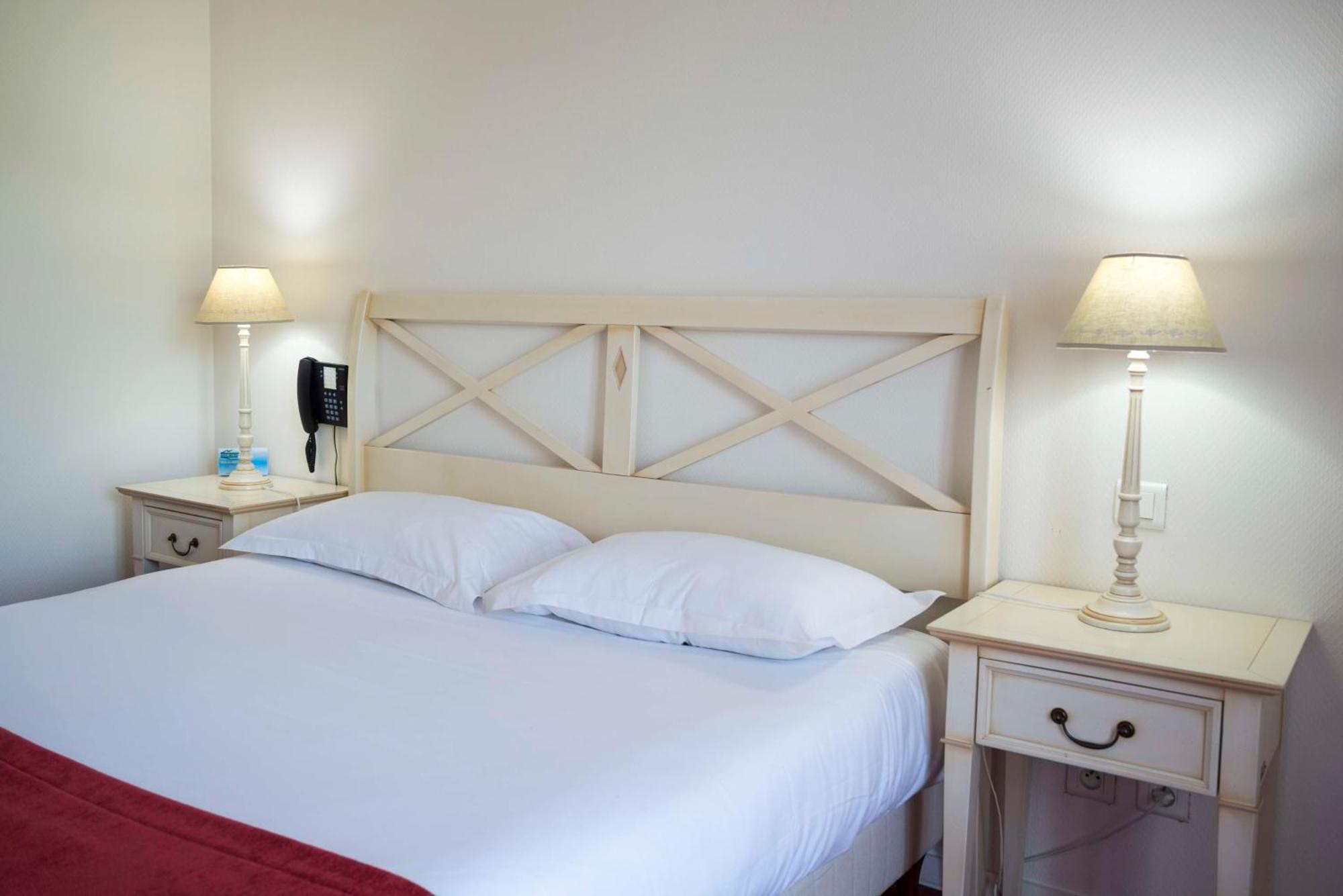 Brit Hotel Du Perche Nogent-le-Rotrou Exteriör bild