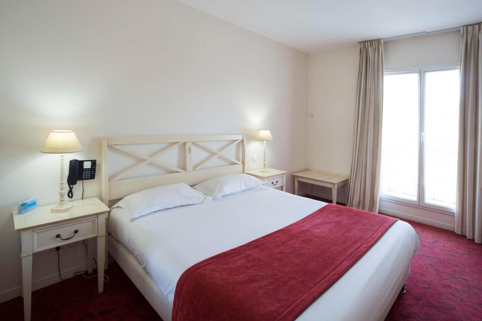 Brit Hotel Du Perche Nogent-le-Rotrou Exteriör bild