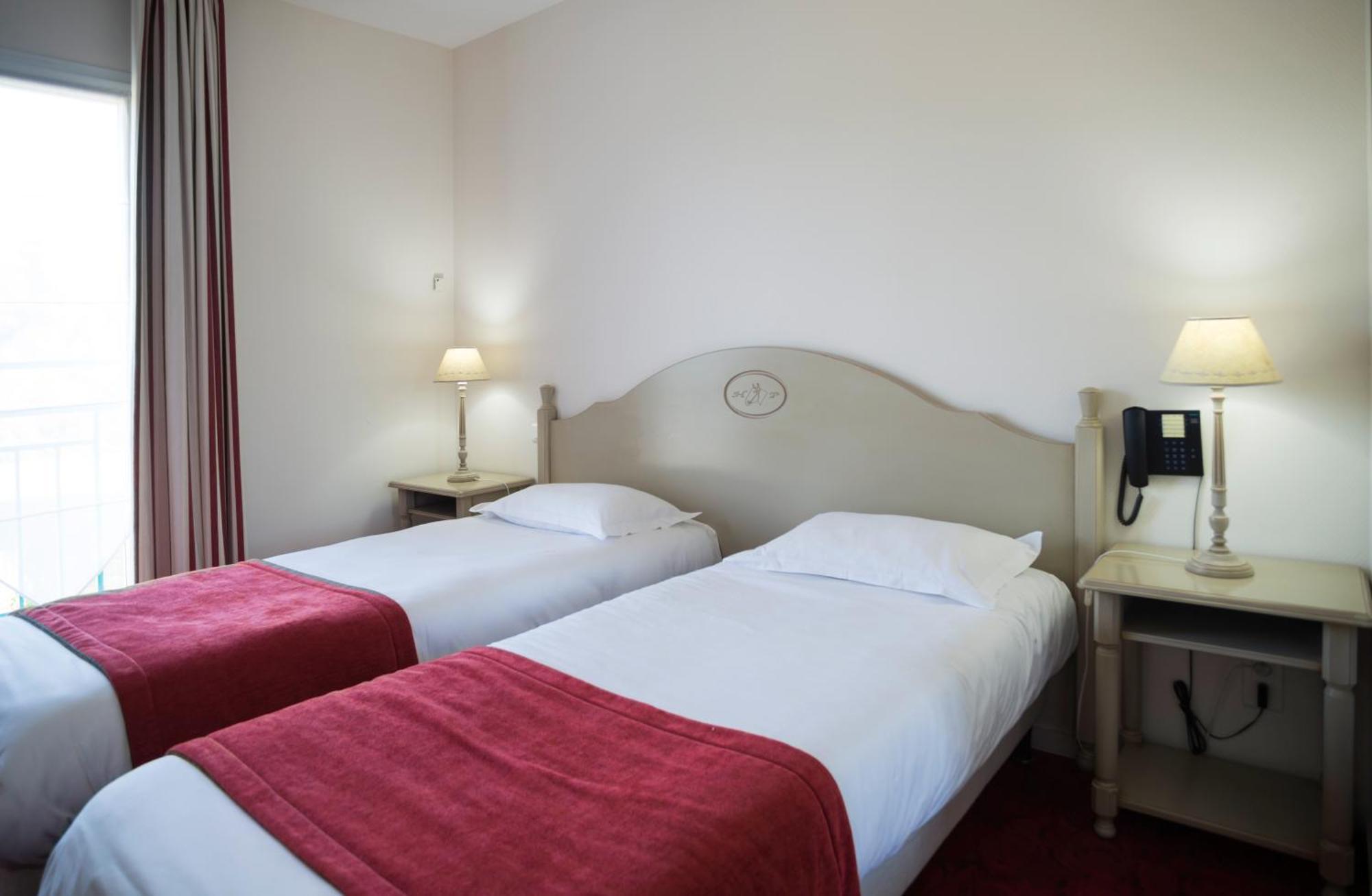 Brit Hotel Du Perche Nogent-le-Rotrou Exteriör bild